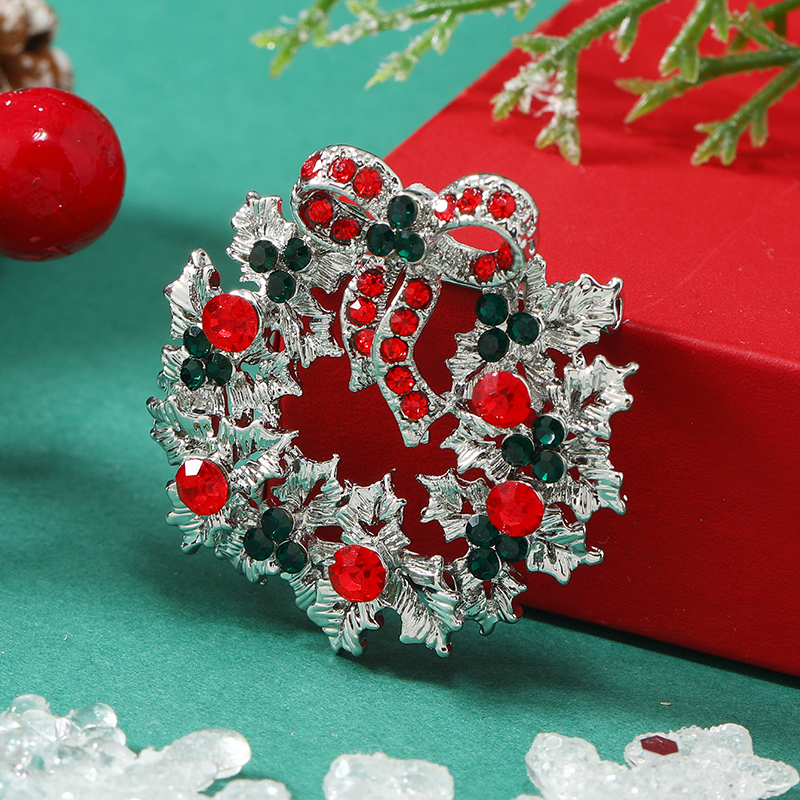 Weihnachten Bogenknoten Glocke Schneeflocke Legierung Überzug Inlay Strasssteine Unisex Broschen 1 Stück display picture 1