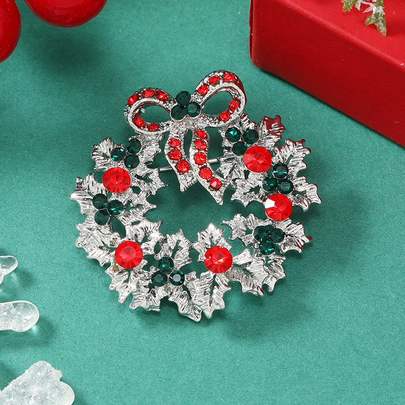 Christmas Bow Knot Bell Snowflake Alloy Plating Inlay Rhinestones Unisex Brooches 1 Piece display picture 3