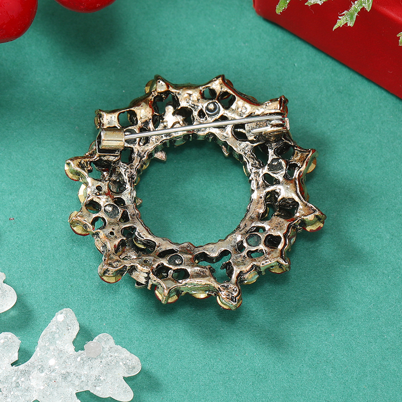 Christmas Bow Knot Bell Snowflake Alloy Plating Inlay Rhinestones Unisex Brooches 1 Piece display picture 10