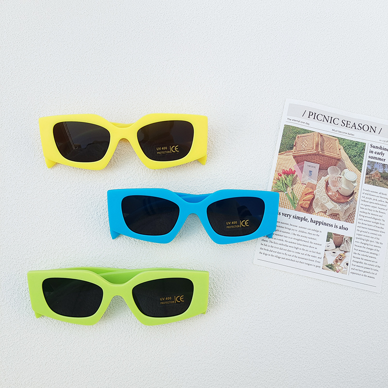 Ig Style Vacation Classic Style Solid Color Ac Special-shaped Mirror Full Frame Kids Sunglasses display picture 2