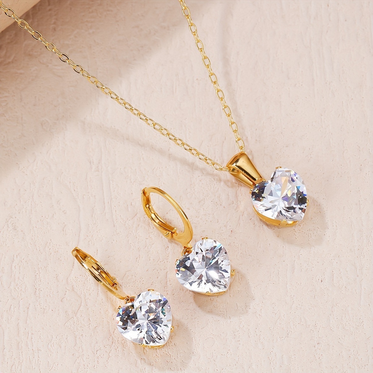 304 Stainless Steel Gold Plated Luxurious Simple Style Plating Inlay Heart Shape Zircon Necklace display picture 2