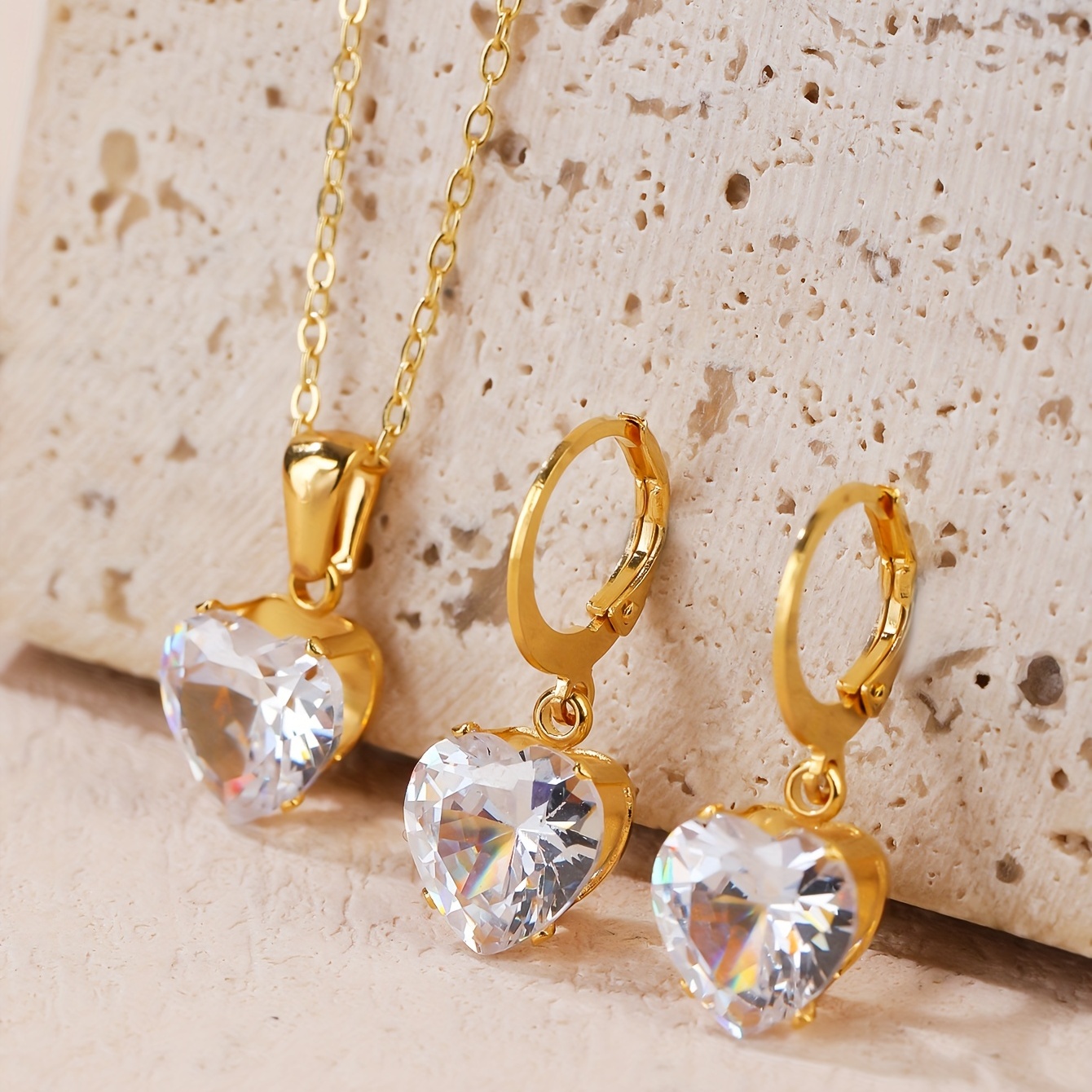304 Stainless Steel Gold Plated Luxurious Simple Style Plating Inlay Heart Shape Zircon Necklace display picture 4