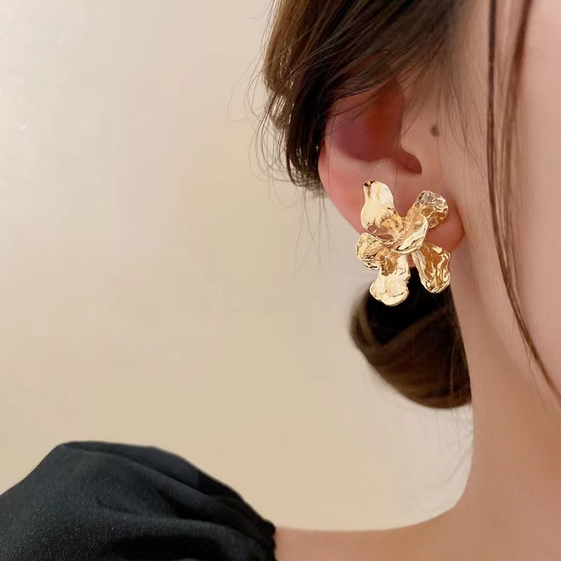 1 Pair Elegant Flower Copper Ear Studs display picture 4