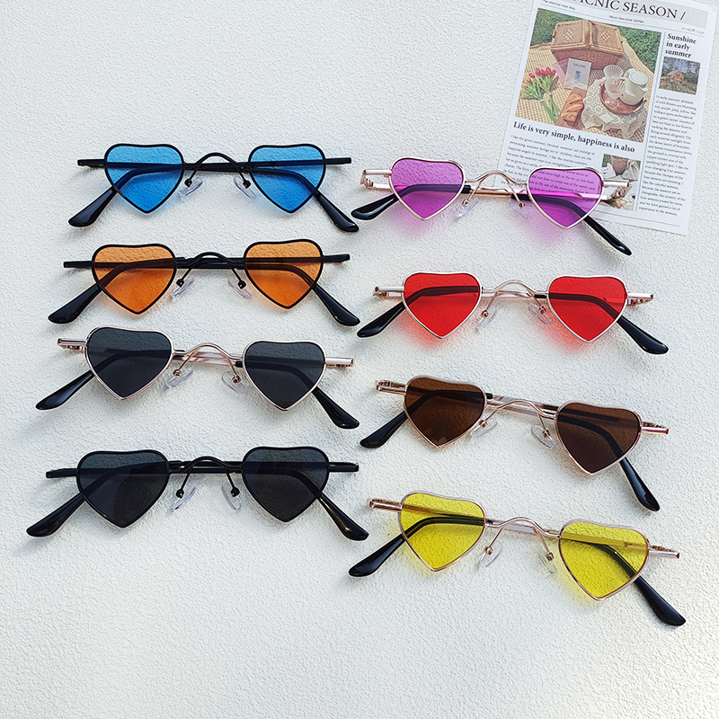 Cute Heart Shape Pc Resin Special-shaped Mirror Full Frame Kids Sunglasses display picture 1