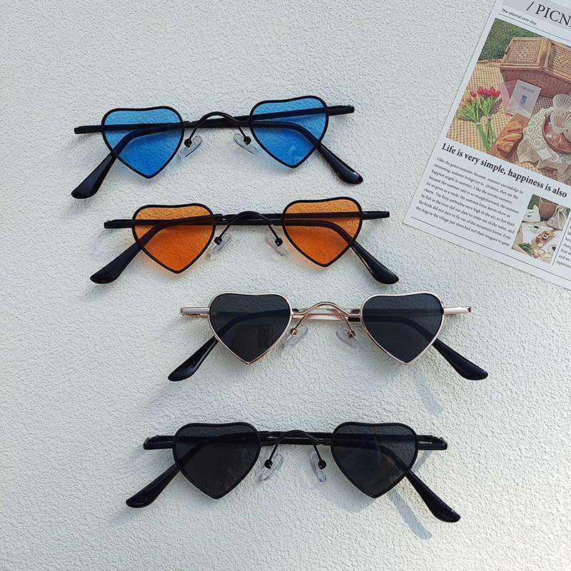 Cute Heart Shape Pc Resin Special-shaped Mirror Full Frame Kids Sunglasses display picture 2