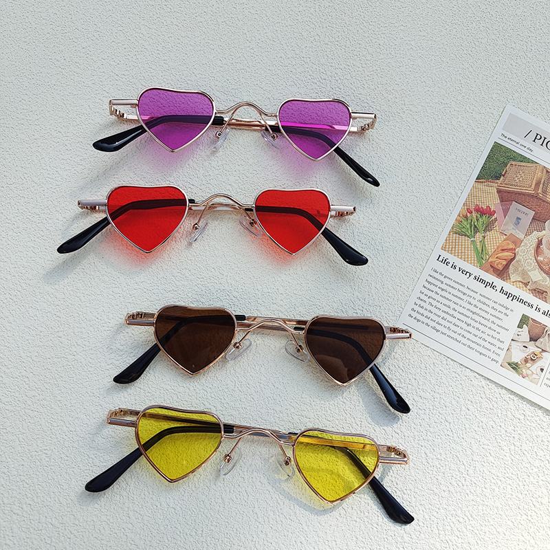 Cute Heart Shape Pc Resin Special-shaped Mirror Full Frame Kids Sunglasses display picture 3