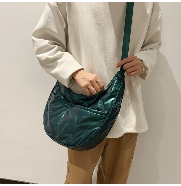 Unisex Pearlescent Cotton Solid Color Basic Sewing Thread Dumpling Shape Zipper Shoulder Bag Crossbody Bag Underarm Bag display picture 14