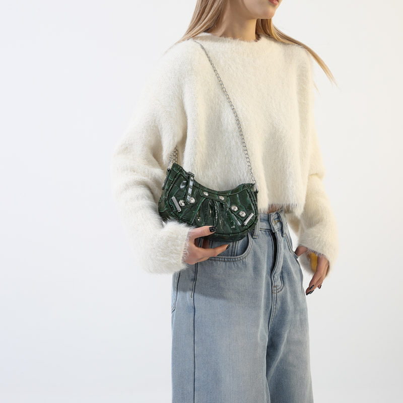 Women's Pu Leather Solid Color Classic Style Sewing Thread Rivet Dumpling Shape Zipper Shoulder Bag display picture 7