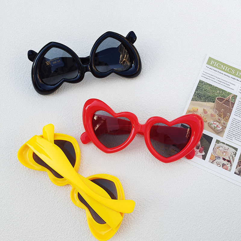 Cute Vacation Sweet Heart Shape Pc Resin Special-shaped Mirror Full Frame Kids Sunglasses display picture 5
