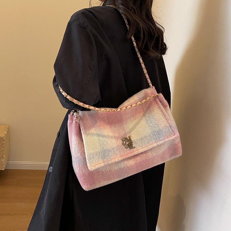 Women's Plush Plaid Classic Style Square Flip Cover Shoulder Bag display picture 7