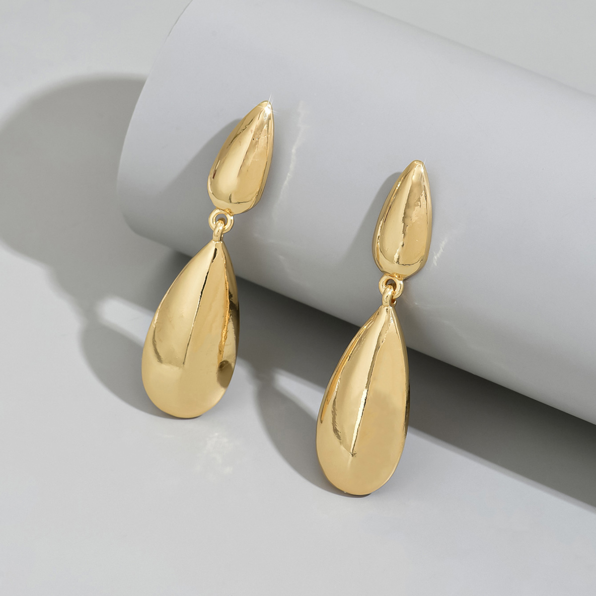 1 Pair Simple Style Heart Shape Solid Color Flower Alloy Iron Drop Earrings display picture 30