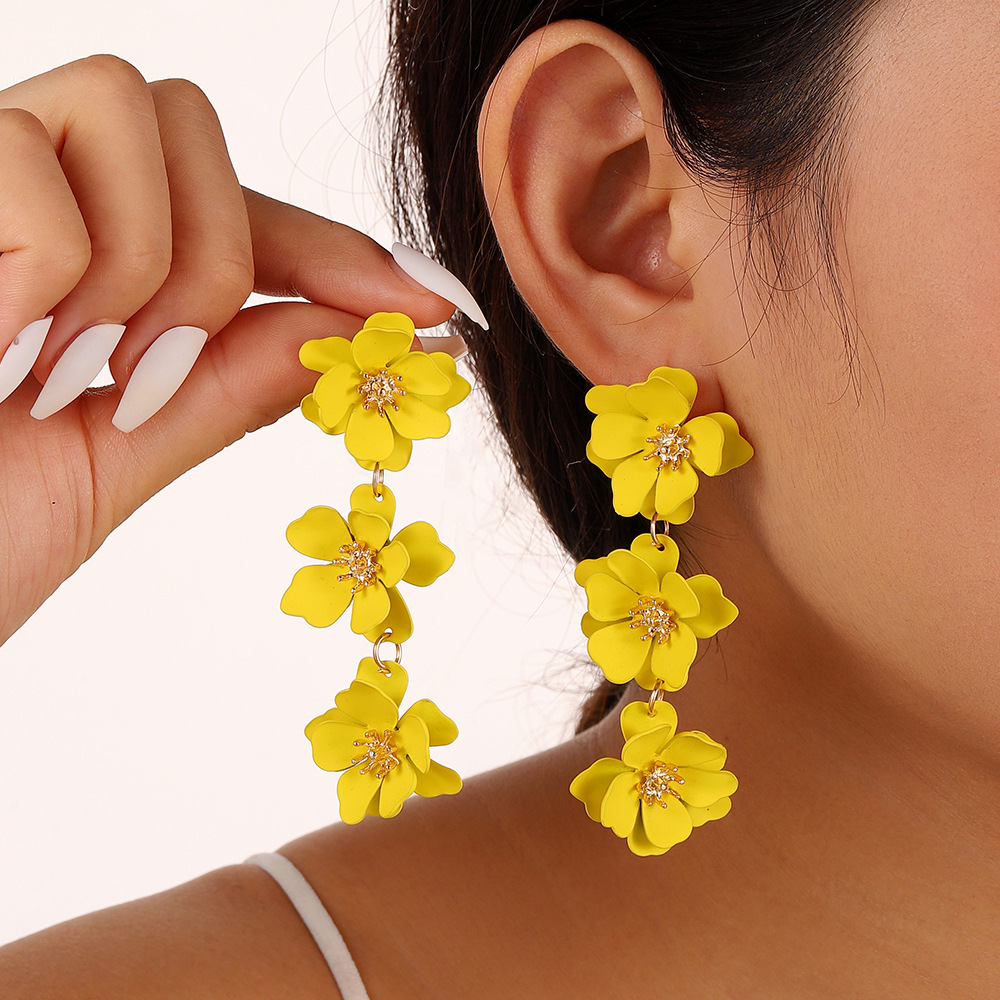 1 Pair Sweet Flower Stoving Varnish Metal Drop Earrings display picture 2