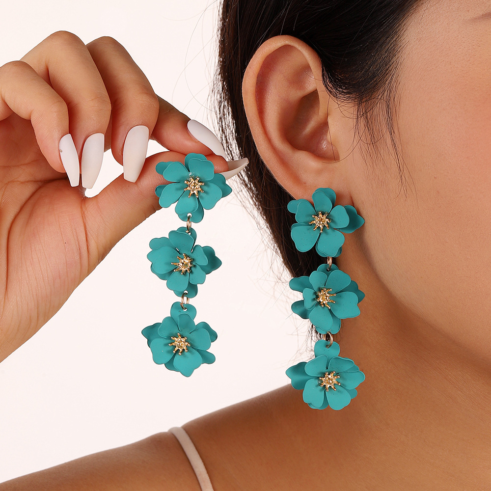 1 Pair Sweet Flower Stoving Varnish Metal Drop Earrings display picture 3