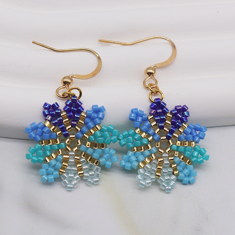 1 Pair Simple Style Classic Style Snowflake Handmade Plating Glass Gold Plated Drop Earrings display picture 5