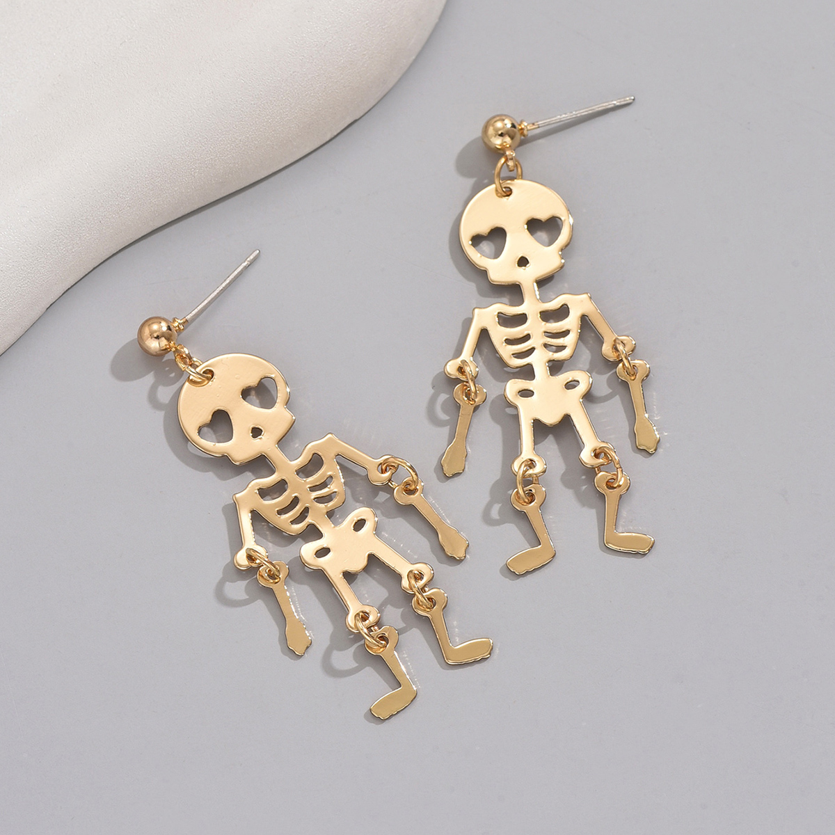 1 Pair Hip-Hop Luxurious Cross Heart Shape Skeleton Alloy Iron Drop Earrings display picture 8
