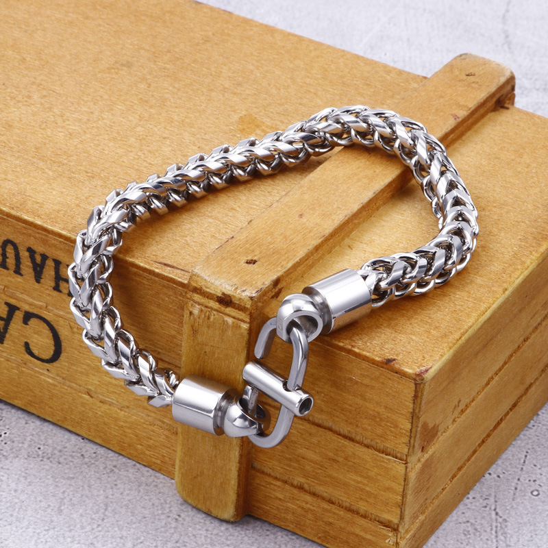 Simple Style Solid Color Titanium Steel Plating Chain 18K Gold Plated Men's Bracelets display picture 6