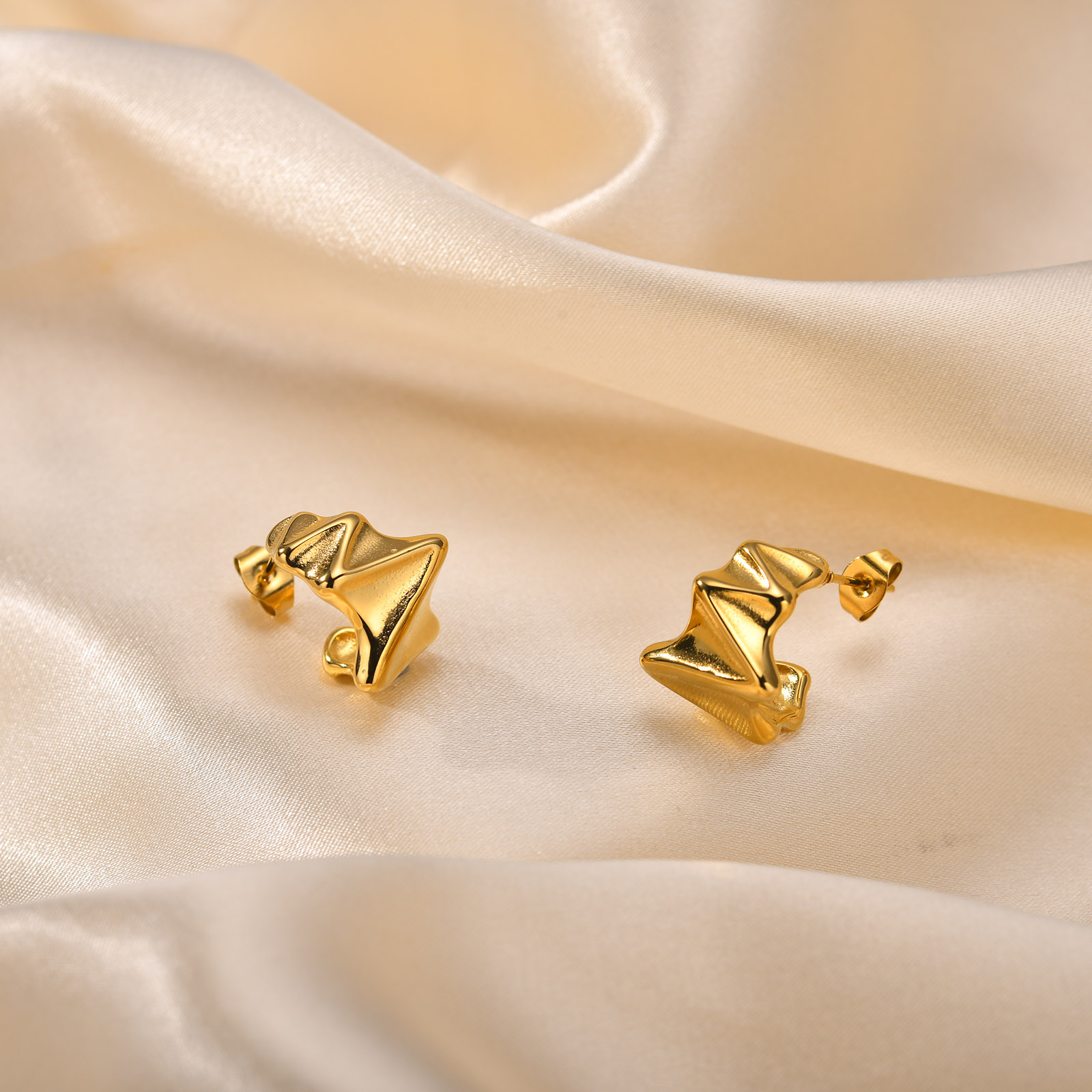 1 Pair Simple Style Solid Color Plating 201 Stainless Steel Gold Plated Ear Studs display picture 5
