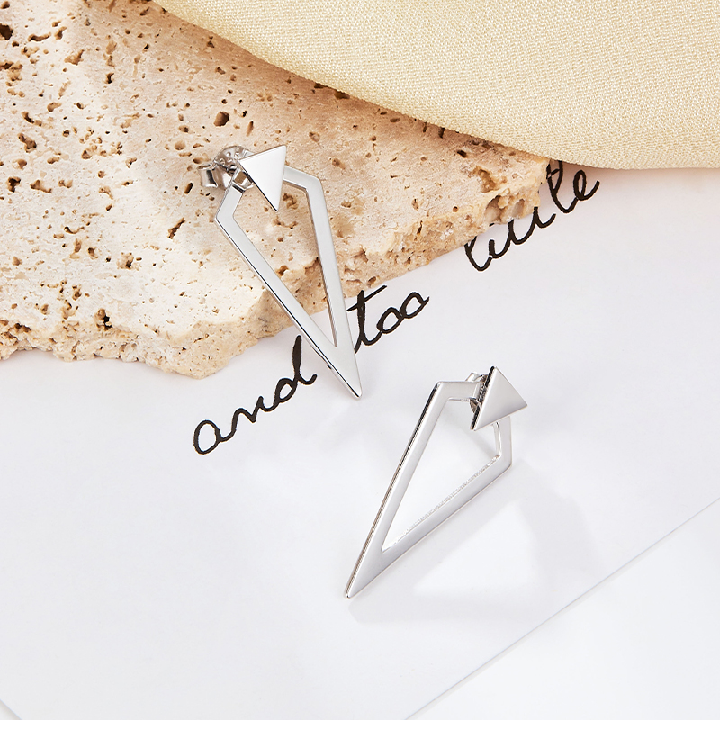 1 Pair Ig Style Retro Rock Triangle Plating Sterling Silver White Gold Plated Ear Studs display picture 4