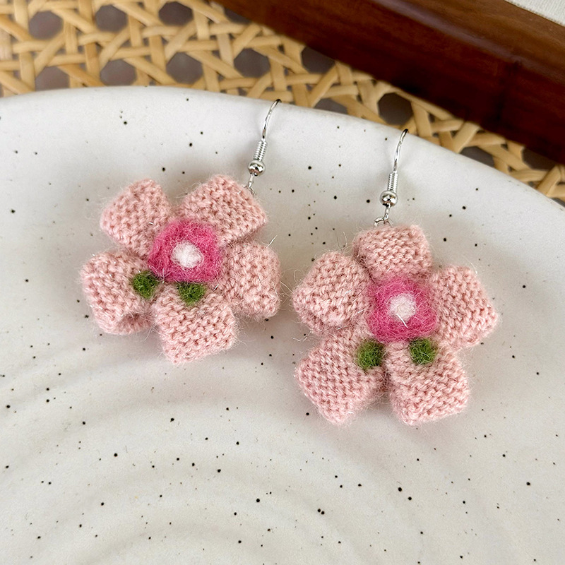 1 Pair Elegant Princess Cute Flower Yarn Drop Earrings display picture 4