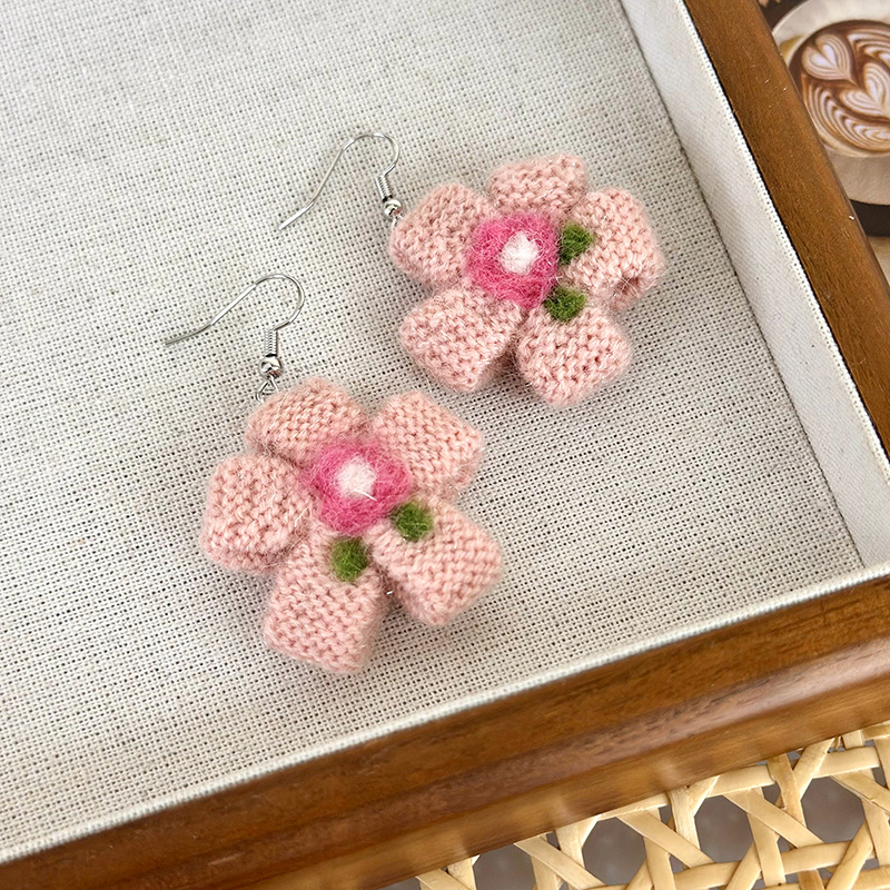 1 Pair Elegant Princess Cute Flower Yarn Drop Earrings display picture 6