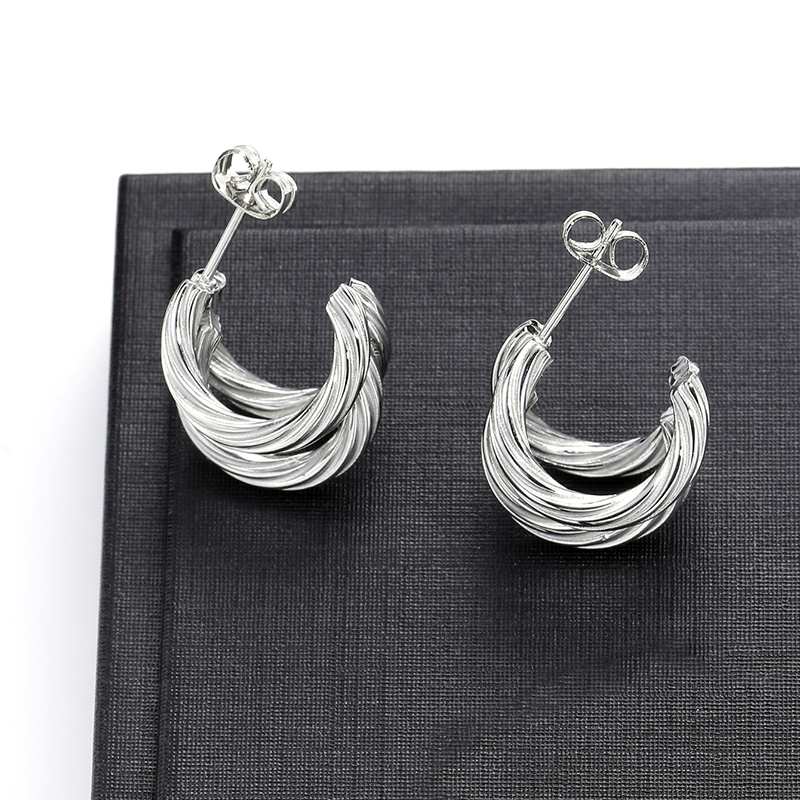 1 Pair Simple Style Classic Style Solid Color Polishing Stainless Steel Ear Studs display picture 17