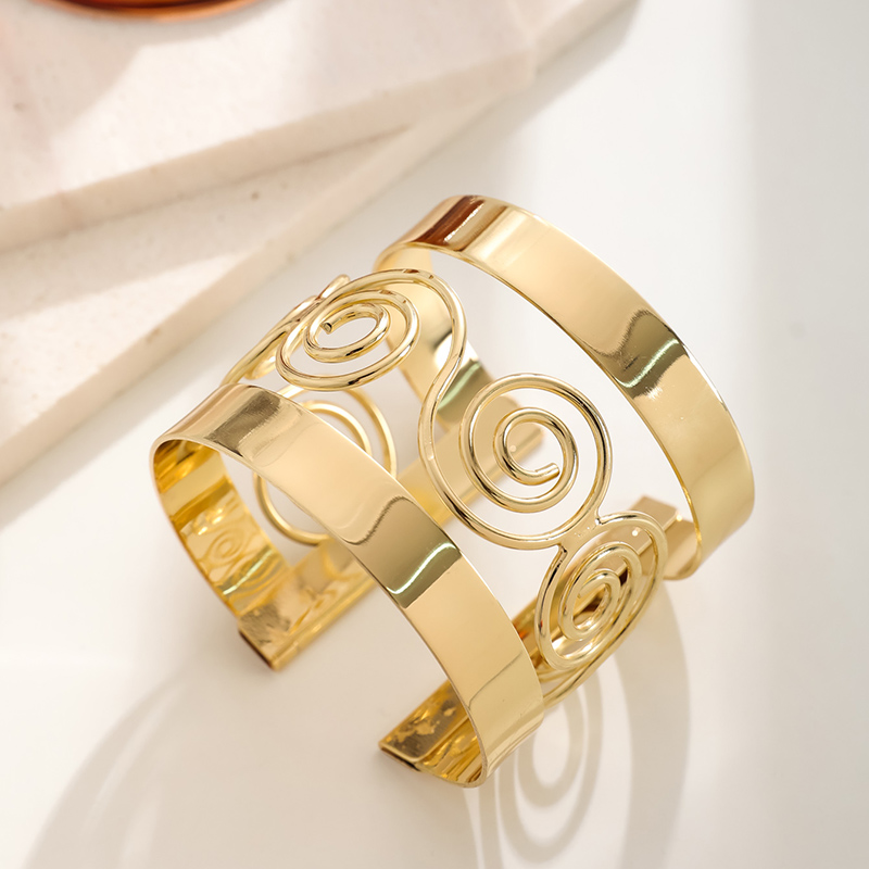 Exaggerated Luxurious Spiral Stripe Copper Hollow Out Bangle display picture 2