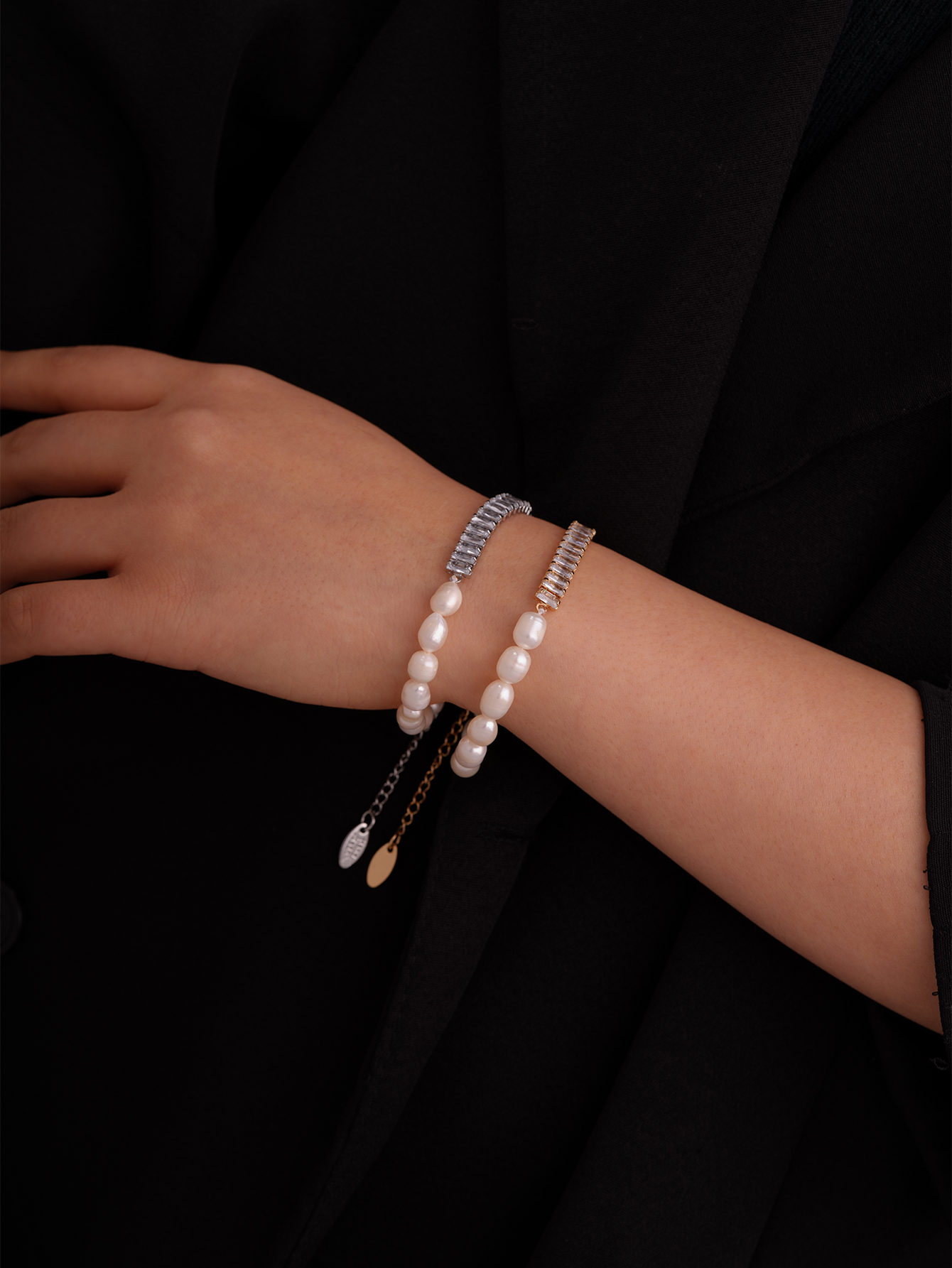 304 Stainless Steel Gold Plated Silver Plated Elegant Simple Style Beaded Plating Inlay Geometric Pearl Zircon Bracelets display picture 7