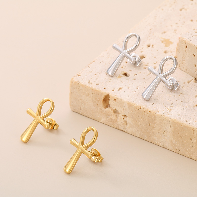 1 Pair Simple Style Cross Heart Shape Plating Titanium Steel 18K Gold Plated Ear Studs display picture 7