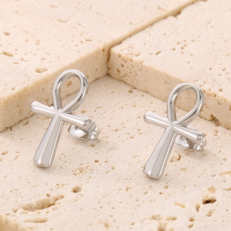 1 Pair Simple Style Cross Heart Shape Plating Titanium Steel 18K Gold Plated Ear Studs display picture 13