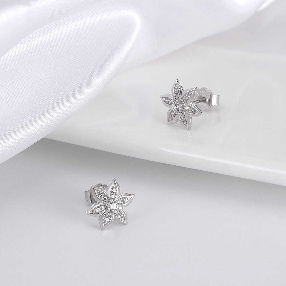 1 Pair Simple Style Roman Style Snowflake Plating Inlay Sterling Silver Zircon 14k Gold Plated White Gold Plated Ear Studs display picture 4