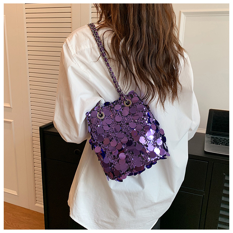 Women's Small Sequin Solid Color Basic Bucket Magnetic Buckle Underarm Bag display picture 1