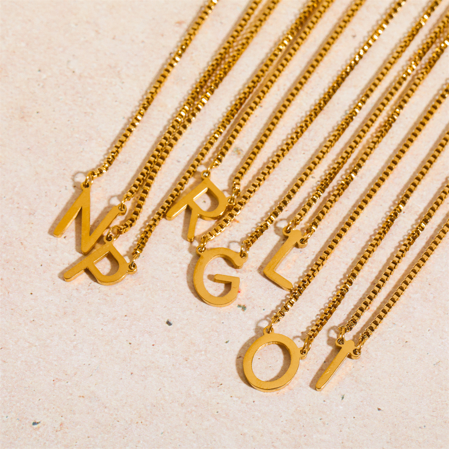 201 Stainless Steel 304 Stainless Steel Gold Plated Simple Style Letter Pendant Necklace display picture 10