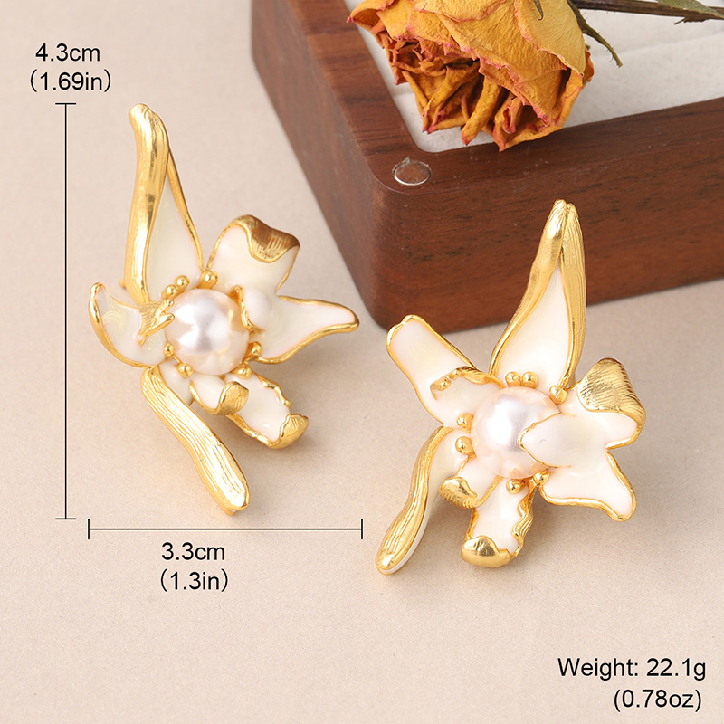 1 Par Estilo Vintage Flor Esmalte Enchapado Embutido Cobre Perla Oro Antiguo Medio 18k Pendientes display picture 2
