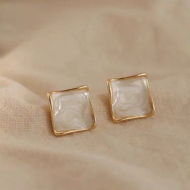 1 Pair Simple Style Square Enamel Plating Copper 24k Gold Plated Ear Studs display picture 4