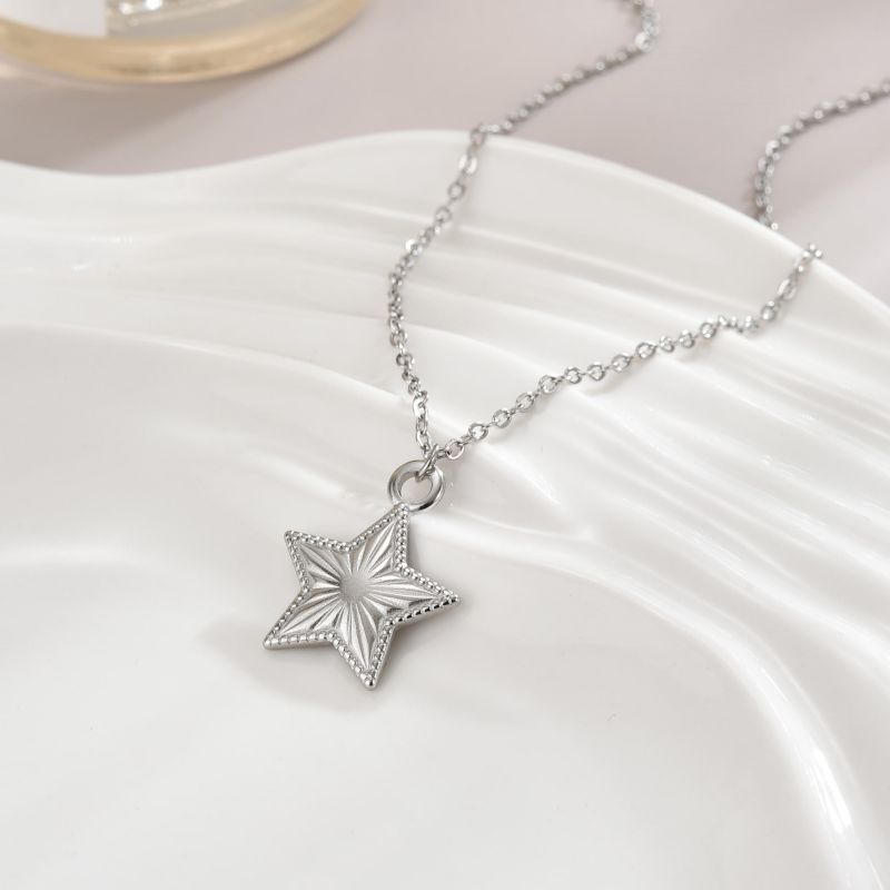 Stainless Steel 18K Gold Plated Simple Style Polishing Plating Star Heart Shape Bow Knot Pendant Necklace display picture 7