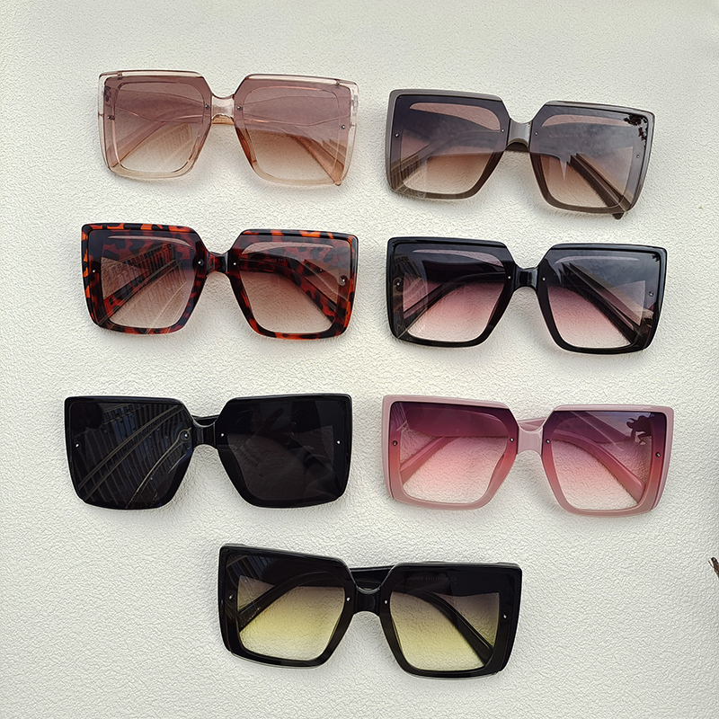 Modern Style Solid Color Pc Resin Square Full Frame Women's Sunglasses display picture 6