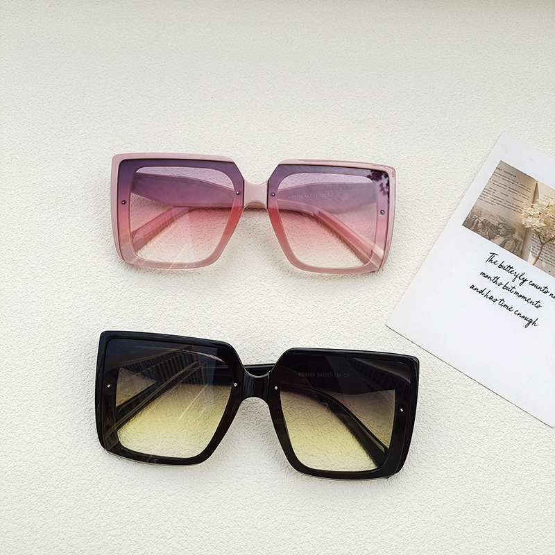 Moderner Stil Einfarbig Pc Harz Quadrat Vollbild Sonnenbrille Der Frauen display picture 4