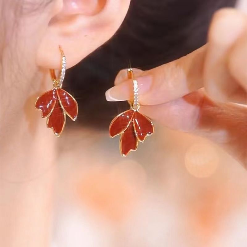 1 Pair Streetwear Leaves Plating Alloy Gold Plated Drop Earrings display picture 1