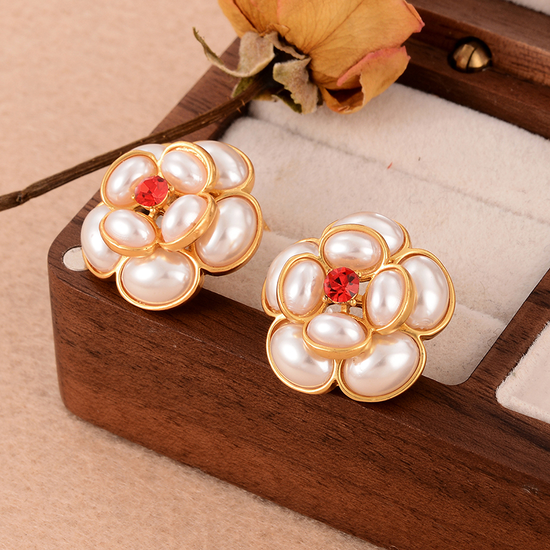 1 Pair Vintage Style French Style Flower Inlay Copper Rhinestones Pearl 18k Gold Plated Rose Gold Plated Ear Studs display picture 4