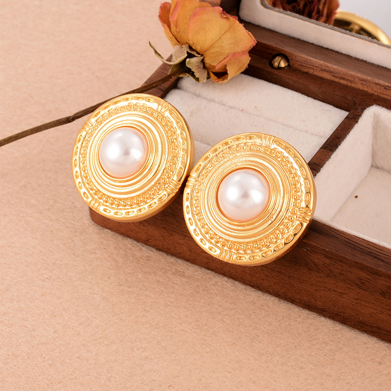 1 Pair Elegant French Style Round Copper Pearl 18k Gold Plated Ear Studs display picture 2