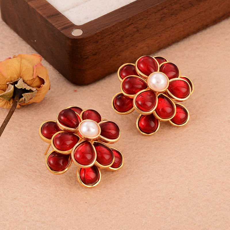 1 Pair Elegant Vintage Style French Style Flower Inlay Copper Glass Pearl 18k Gold Plated Ear Studs display picture 5