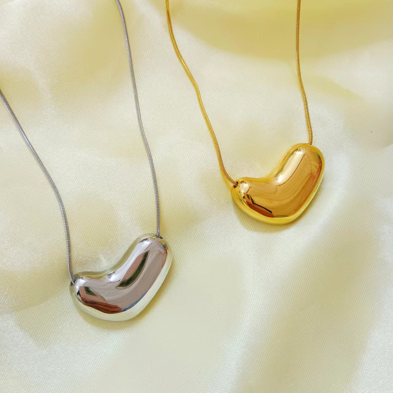 Elegant Heart Shape Titanium Steel Necklace display picture 8