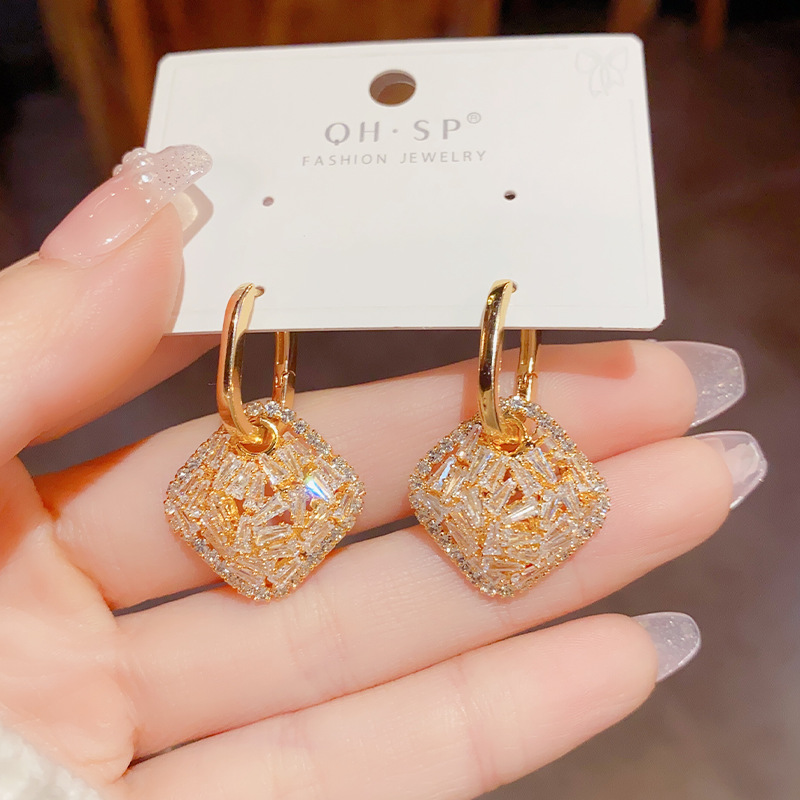 1 Pair Sweet Square Plating Alloy Drop Earrings display picture 6