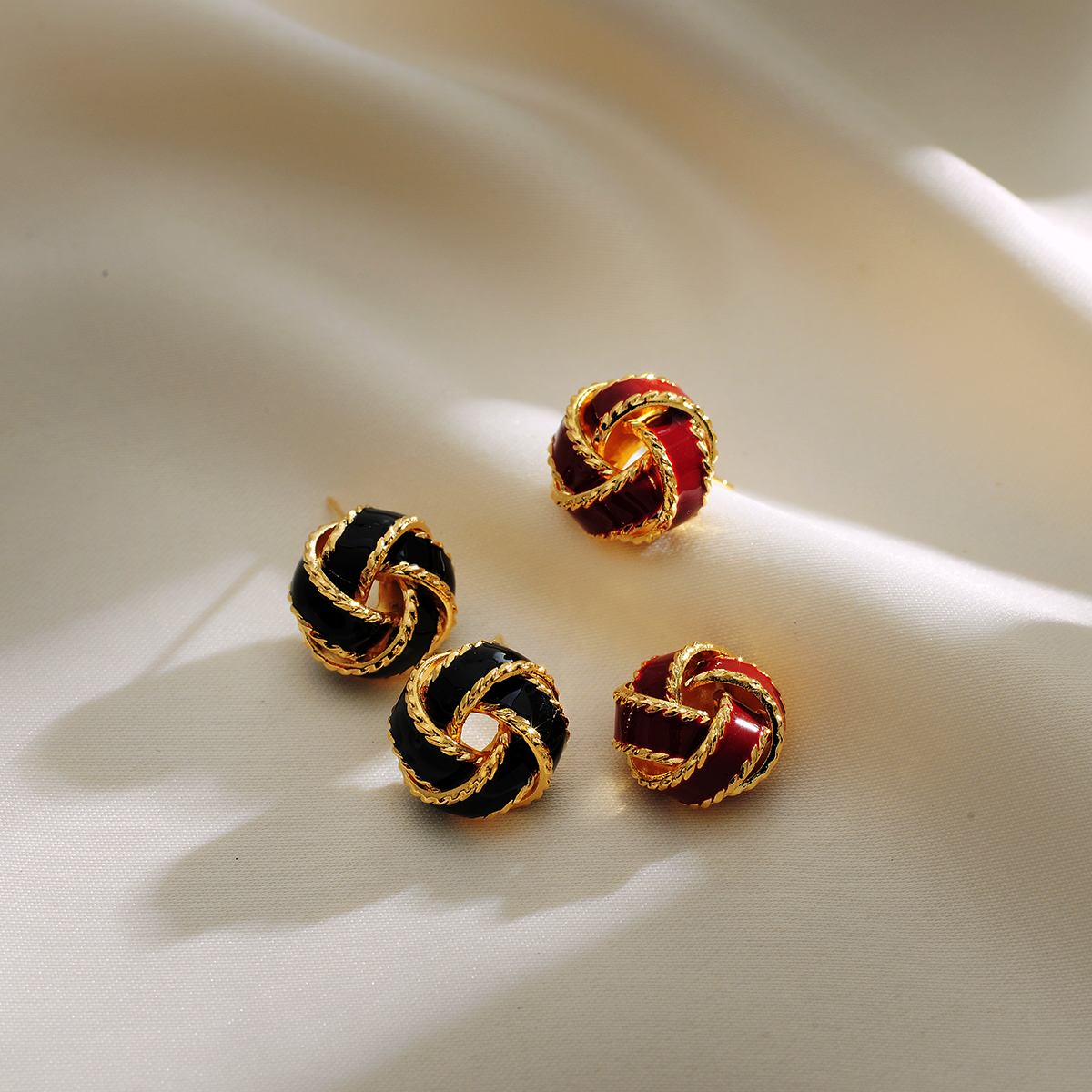 1 Pair Simple Style Round Enamel Plating Copper 18k Gold Plated Ear Studs display picture 4