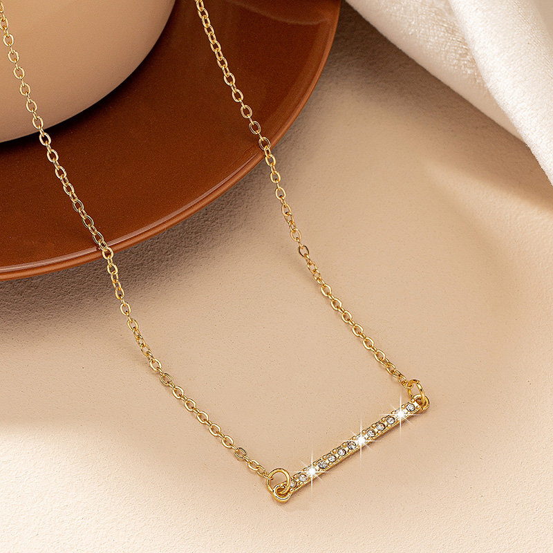 Simple Style Rectangle Alloy Plating Inlay Rhinestones Women's Pendant Necklace display picture 2