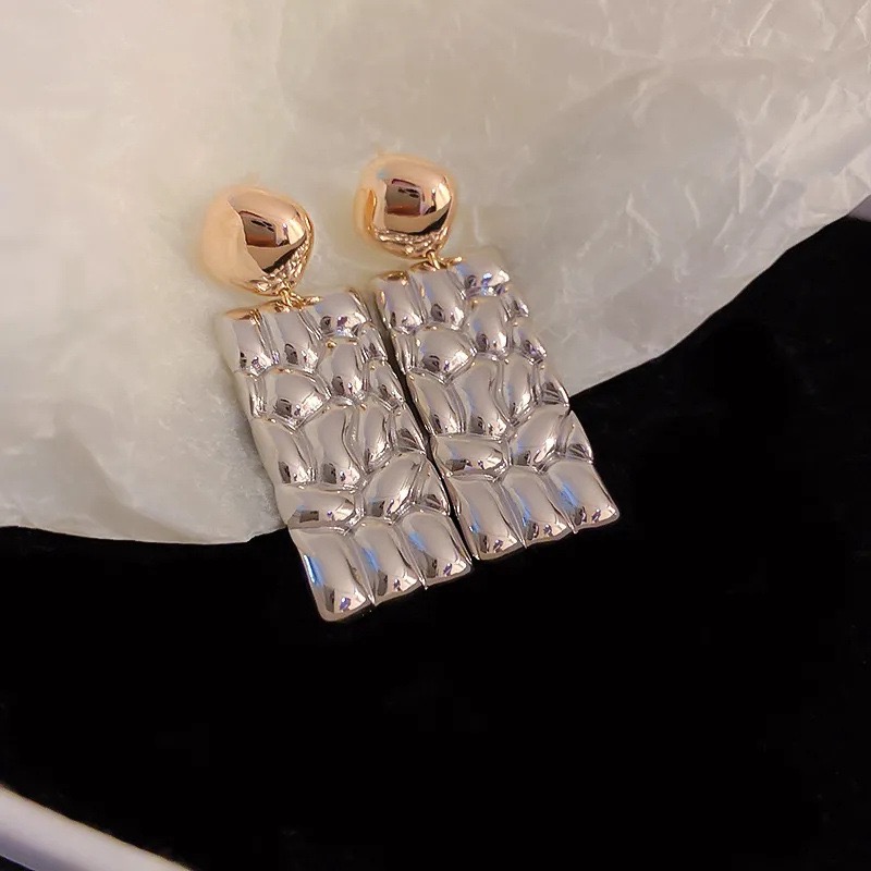 1 Pair Simple Style Rectangle Alloy Drop Earrings display picture 4