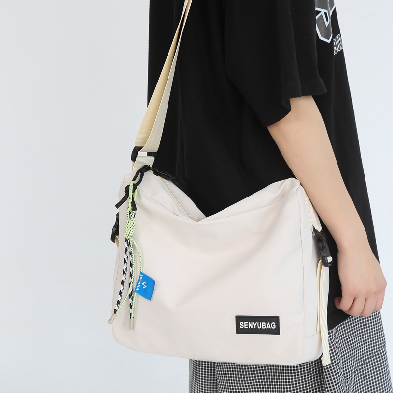 Unisex Nylon Solid Color Basic Square Zipper Shoulder Bag Underarm Bag display picture 3