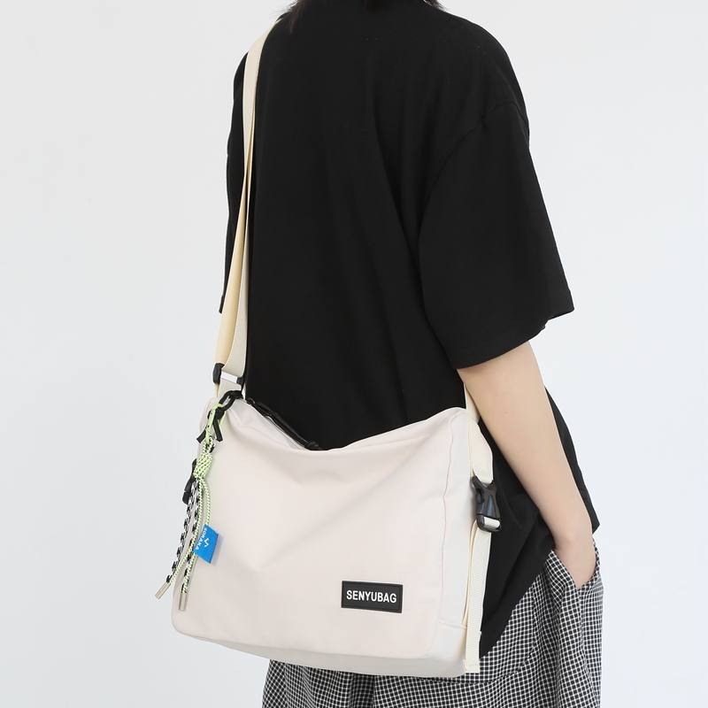 Unisex Nylon Solid Color Basic Square Zipper Shoulder Bag Underarm Bag display picture 7