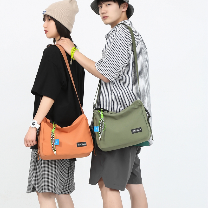 Unisex Nylon Solid Color Basic Square Zipper Shoulder Bag Underarm Bag display picture 24