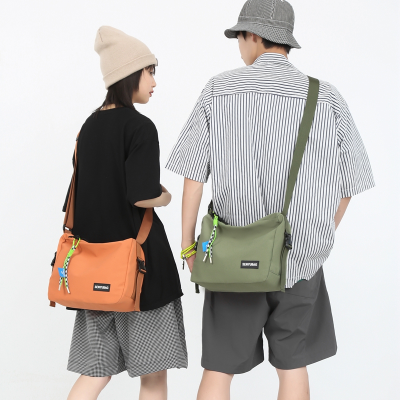 Unisex Nylon Solid Color Basic Square Zipper Shoulder Bag Underarm Bag display picture 23